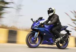 Yamaha R15 V4 রিভিউ ও স্পেসিফিকেশন