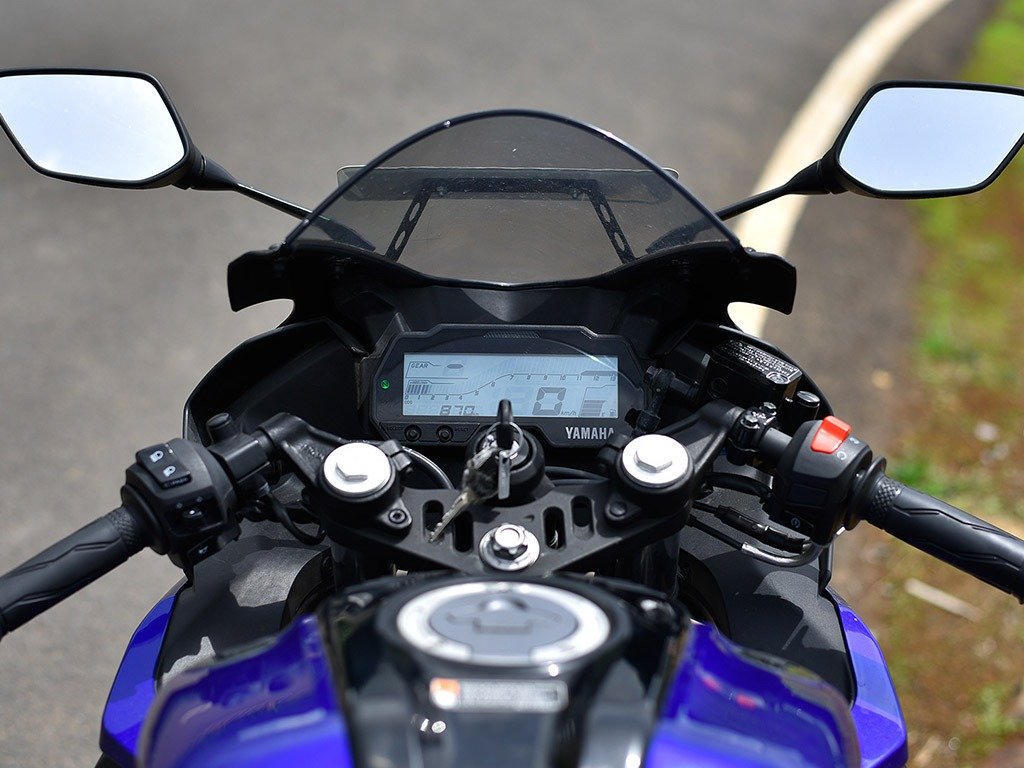 Yamaha R15 Riding review