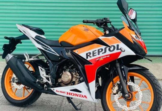 Honda CBR 150R Repsol ABS