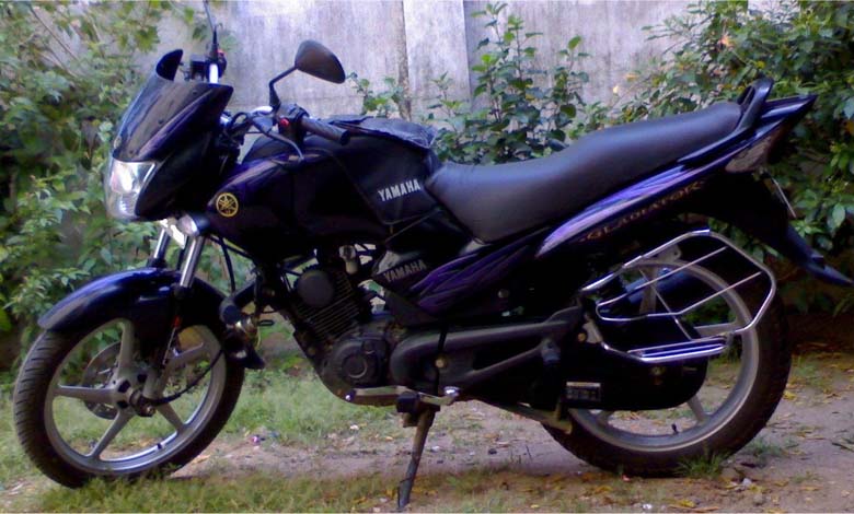 Yamaha Gladiator Black