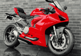 Ducati Panigale V2 রিভিউ, দাম, ফিচার ও অন্যান্য